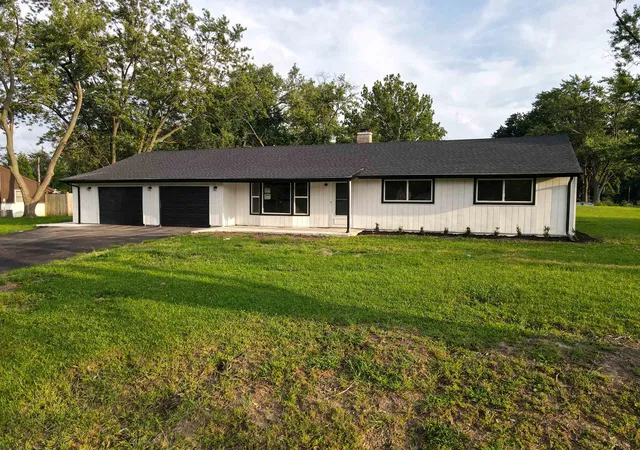 Photo 2 of Single family home for sale at 4501 180th Street, Country Club Hills, IL 60478 | MLS# 12775255 | Listing updated on 2026-10-02