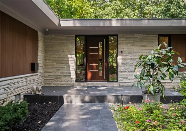 Photo 2 of Single family home for sale at 89 Cary Ave, Highland Park, IL 60035 | MLS# 12775290 | Listing updated on 2026-10-02