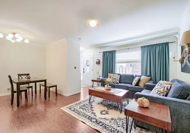 Photo 3 of Townhouse for sale at 1410 W Sherwin Ave #B, Chicago, IL 60626 | MLS# 12775313 | Listing updated on 2026-10-08