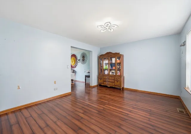 Photo 4 of Single family home for sale at 1565 Baytree Dr, Romeoville, IL 60446 | MLS# 12775328 | Listing updated on 2026-10-02