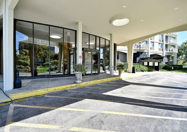 Photo 3 of Condo for sale at 40 N Tower Rd #7H, Oak Brook, IL 60523 | MLS# 12775335 | Listing updated on 2026-10-22