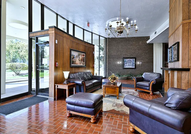 Photo 4 of Condo for sale at 40 N Tower Rd #7H, Oak Brook, IL 60523 | MLS# 12775335 | Listing updated on 2026-10-22
