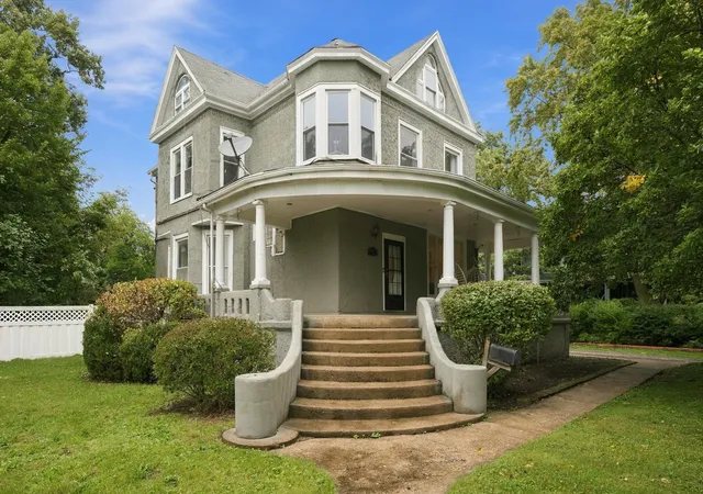 Photo 1 of Single family home for sale at 10980 S Prospect Ave, Chicago, IL 60643 | MLS# 12775345 | Listing updated on 2026-10-08