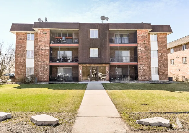 Photo 1 of Condo for sale at 9114 W 140th Street #201, Orland Park, IL 60462 | MLS# 12775367 | Listing updated on 2026-10-02