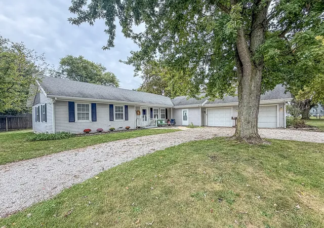 Photo 1 of Single family home for sale at 620 Walnut St, Humboldt, IL 61931 | MLS# 12775374 | Listing updated on 2026-10-29