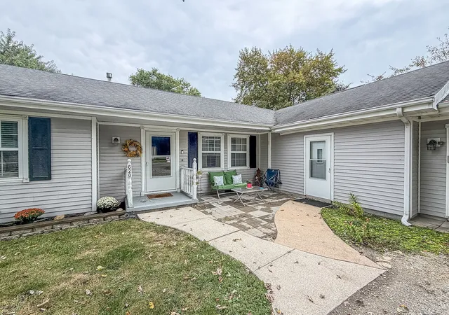 Photo 2 of Single family home for sale at 620 Walnut St, Humboldt, IL 61931 | MLS# 12775374 | Listing updated on 2026-10-29