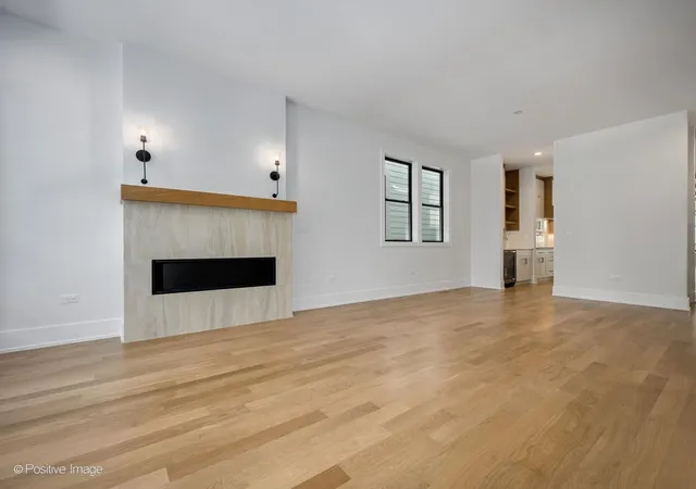Photo 2 of Single family home for sale at 2712 N Magnolia Ave, Chicago, IL 60614 | MLS# 12775383 | Listing updated on 2026-10-19