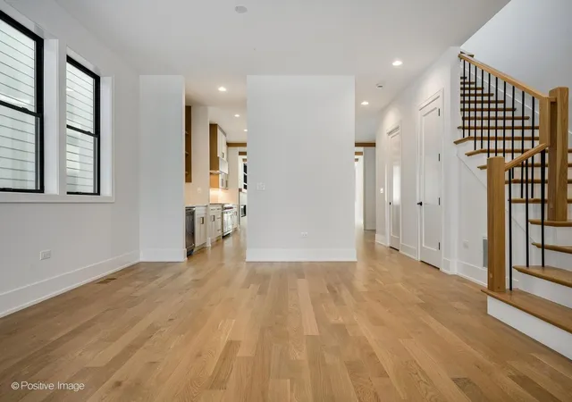 Photo 3 of Single family home for sale at 2712 N Magnolia Ave, Chicago, IL 60614 | MLS# 12775383 | Listing updated on 2026-10-08