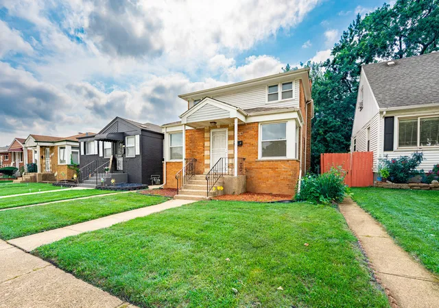 Photo 2 of Single family home for sale at 12528 S Justine St, Calumet Park, IL 60827 | MLS# 12775393 | Listing updated on 2026-10-02