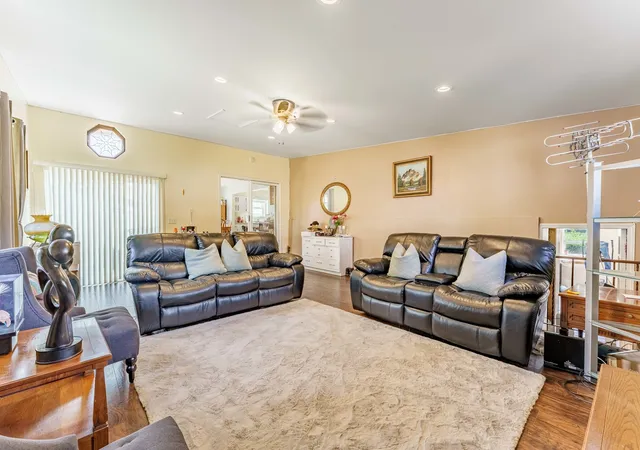 Photo 3 of Single family home for sale at 93 E Craig Dr, Chicago Heights, IL 60411 | MLS# 12775412 | Listing updated on 2026-10-07
