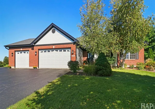 Photo 3 of Single family home for sale at 5910 Highland Prairie Dr, Johnsburg, IL 60051 | MLS# 12775435 | Listing updated on 2026-10-06