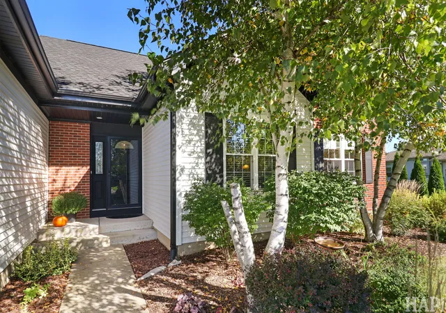 Photo 3 of Single family home for sale at 5910 Highland Prairie Dr, Johnsburg, IL 60051 | MLS# 12775435 | Listing updated on 2026-10-06