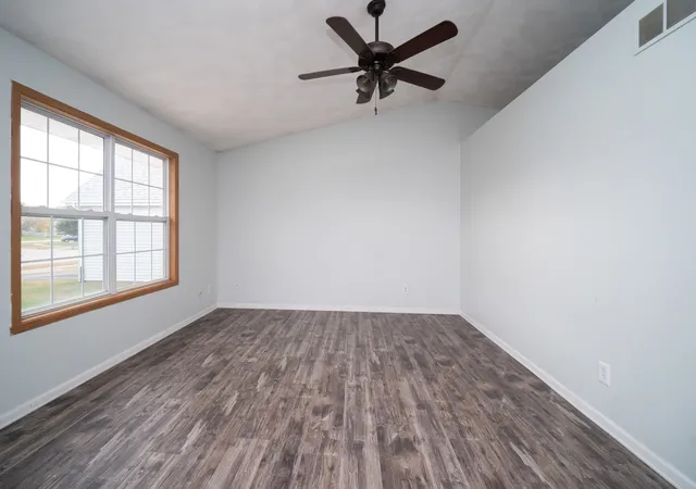 Photo 2 of Sale Pending at 124 Rudder Rd, Machesney Park, IL 61115 | MLS# 12775461 | Listing updated on 2026-10-20