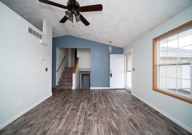 Photo 3 of Sale Pending at 124 Rudder Rd, Machesney Park, IL 61115 | MLS# 12775461 | Listing updated on 2026-10-20