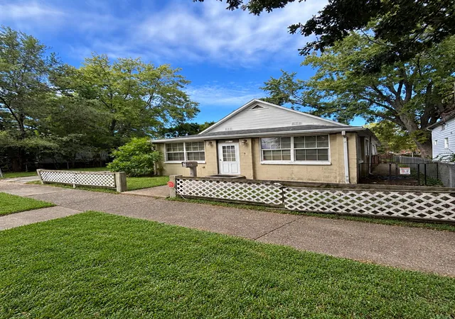 Photo 2 of Single family home for sale at 1210 W Church St, Urbana, IL 61801 | MLS# 12775464 | Listing updated on 2026-10-07