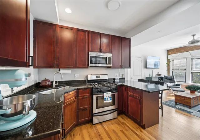 Photo 4 of Condo for sale at 3318 W Byron St #1, Chicago, IL 60618 | MLS# 12775468 | Listing updated on 2026-10-10
