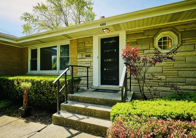 Photo 3 of Single family home for sale at 4555 Cleveland St, Skokie, IL 60076 | MLS# 12775491 | Listing updated on 2026-10-02