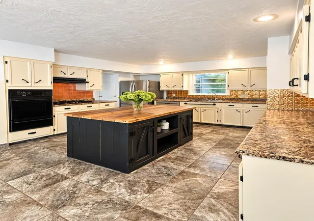 Photo 3 of Single family home for sale at 540 E Walnut St, Geneseo, IL 61254 | MLS# 12775505 | Listing updated on 2026-10-02