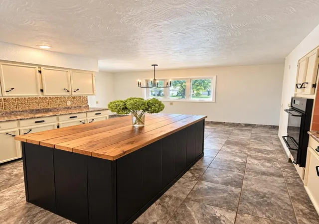 Photo 4 of Single family home for sale at 540 E Walnut St, Geneseo, IL 61254 | MLS# 12775505 | Listing updated on 2026-10-02