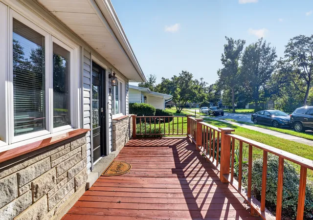 Photo 4 of Single family home for sale at 7 E Rocket Cir, Park Forest, IL 60466 | MLS# 12775513 | Listing updated on 2026-10-07