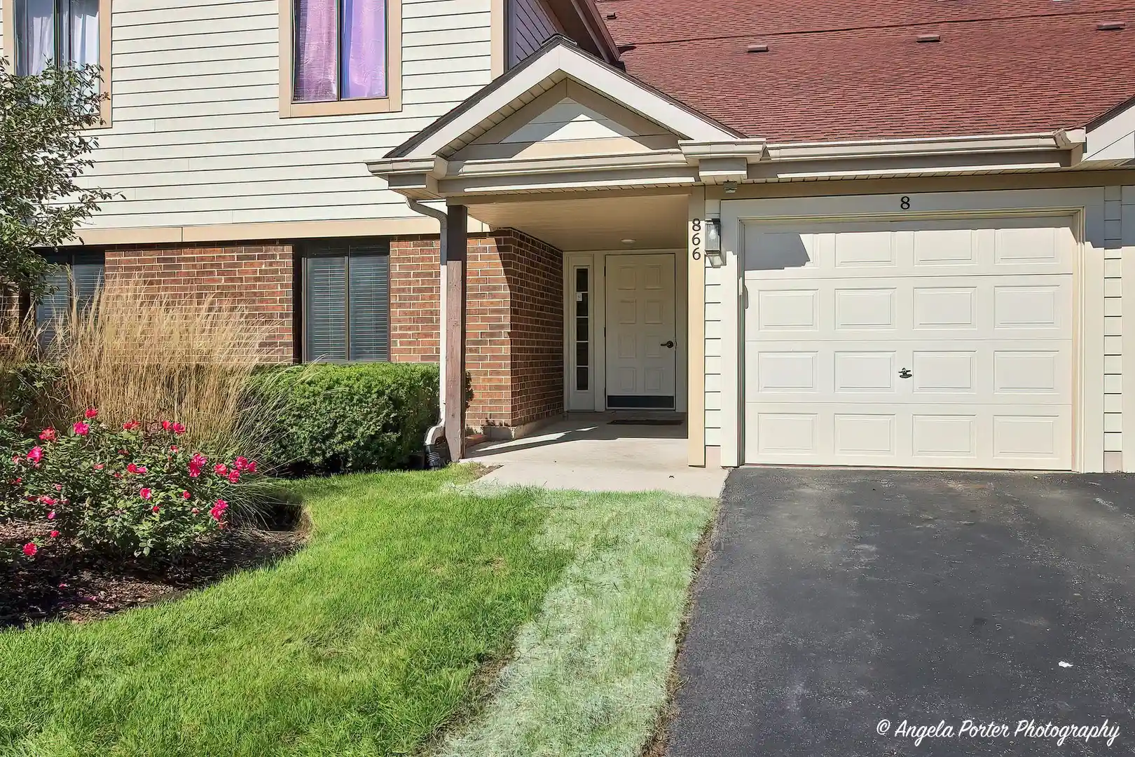 Listing Photo 2 - Condo for sale in 866 E Carriage Ln located at 866 E Carriage Ln, Palatine, IL 60074 - Unit 866 E Carriage Ln