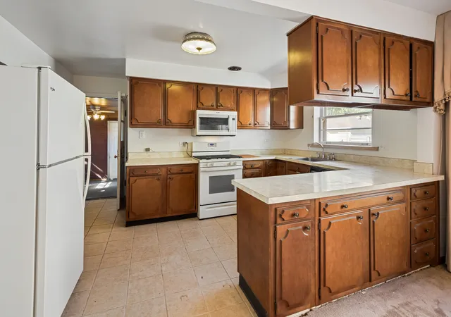 Photo 3 of Single family home for sale at 3600 W 99th Street, Evergreen Park, IL 60805 | MLS# 12775541 | Listing updated on 2026-10-09