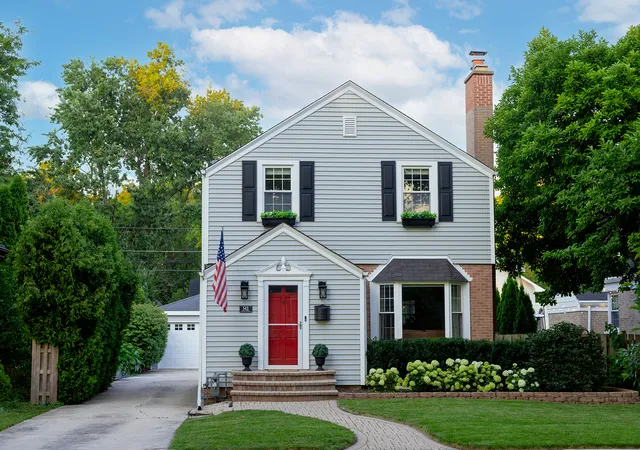 Single family home for sale at 543 S Dunton Ave, Arlington Heights, IL 60005 | MLS# 12775555