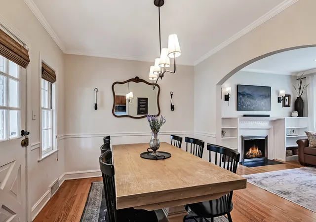 Photo 4 of Single family home for sale at 543 S Dunton Ave, Arlington Heights, IL 60005 | MLS# 12775555 | Listing updated on 2026-10-10