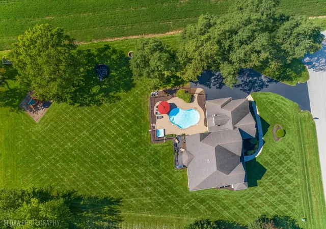 Photo 4 of Single family home for sale at 2307 Red Oak Ln, Johnsburg, IL 60051 | MLS# 12775556 | Listing updated on 2026-10-08