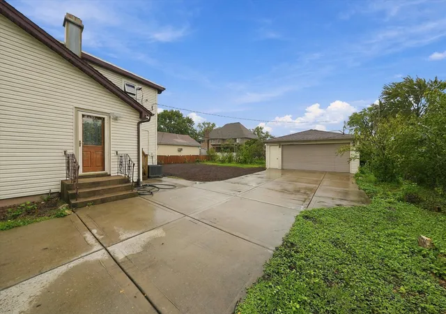 Photo 2 of Single family home for sale at 8937 Mcvicker Ave, Oak Lawn, IL 60453 | MLS# 12775578 | Listing updated on 2026-10-02