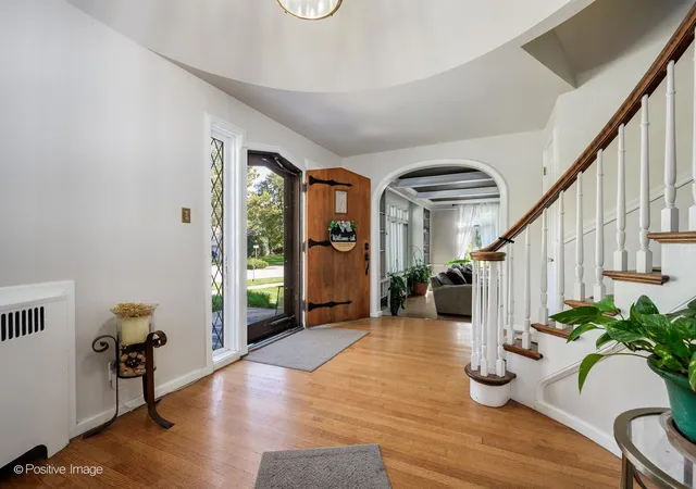 Photo 3 of Single family home for sale at 2620 Gordon Dr, Flossmoor, IL 60422 | MLS# 12775609 | Listing updated on 2026-10-08