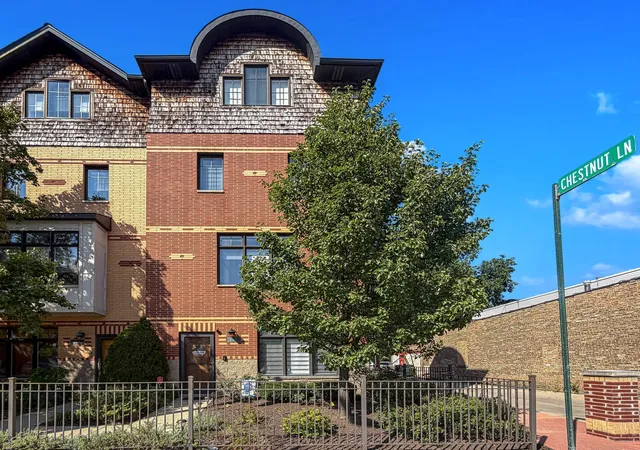 Photo 1 of Townhouse for sale at 1016 Madison St, Oak Park, IL 60302 | MLS# 12775638 | Listing updated on 2026-10-02