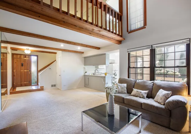 Photo 4 of Townhouse for sale at 569 Dunham Rd, Gurnee, IL 60031 | MLS# 12775645 | Listing updated on 2026-10-07