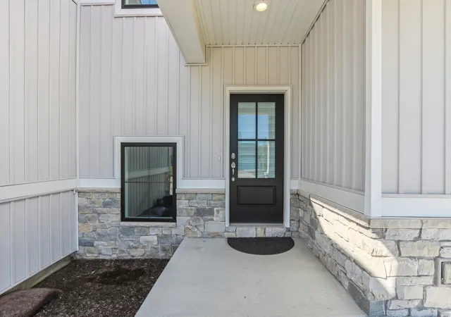 Photo 4 of Single family home for sale at 4812 Oakdale Dr, Champaign, IL 61822 | MLS# 12775651 | Listing updated on 2026-10-08