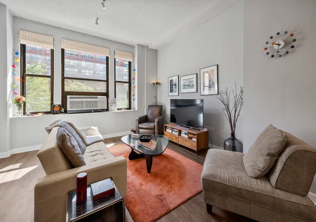 Photo 2 of Condo for sale at 600 S Dearborn St #314, Chicago, IL 60605 | MLS# 12775654 | Listing updated on 2026-10-08