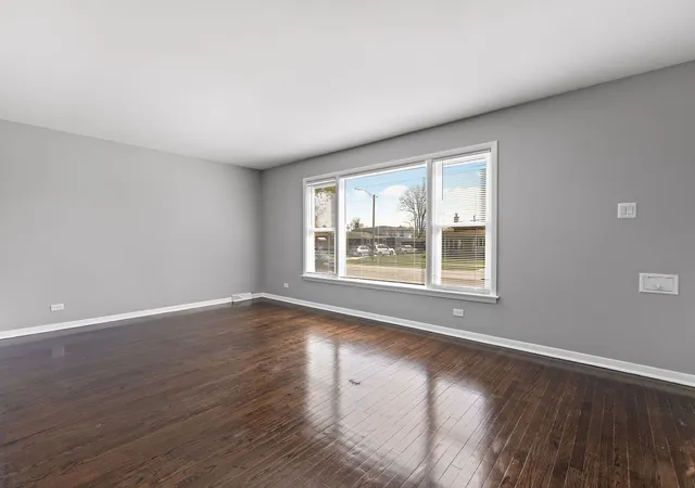 Photo 3 of Single family home for sale at 316 N Arquilla Dr, Chicago Heights, IL 60411 | MLS# 12775698 | Listing updated on 2026-10-07
