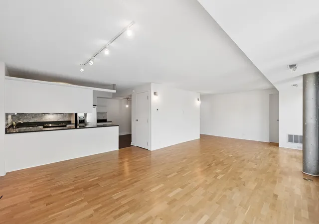 Photo 3 of Townhouse for sale at 2525 Wellington Ct #302, Evanston, IL 60201 | MLS# 12775704 | Listing updated on 2026-10-08