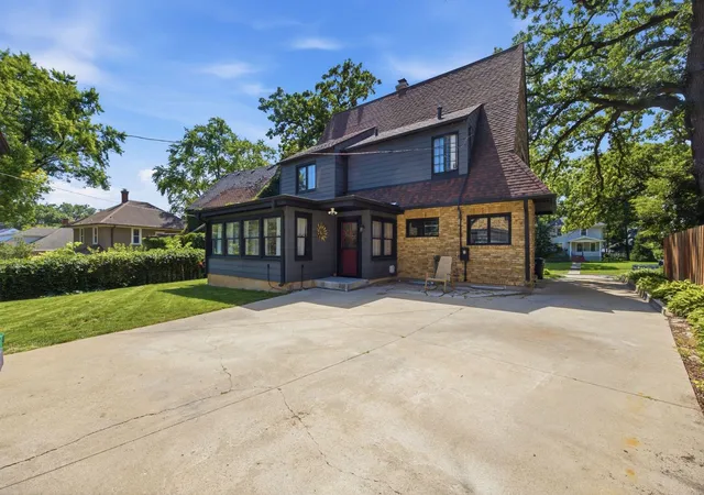 Photo 2 of Single family home for sale at 41 Hamilton Ave, Elgin, IL 60123 | MLS# 12775707 | Listing updated on 2026-10-02