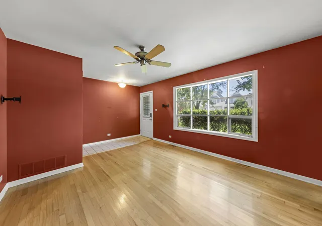 Photo 1 of Single family home for sale at 6118 Stonewall Ave, Downers Grove, IL 60516 | MLS# 12775709 | Listing updated on 2026-10-20