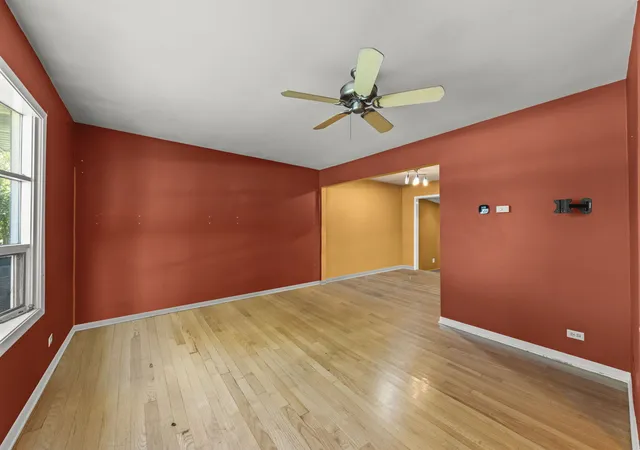 Photo 2 of Single family home for sale at 6118 Stonewall Ave, Downers Grove, IL 60516 | MLS# 12775709 | Listing updated on 2026-10-20