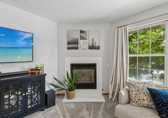 Photo 4 of Townhouse for sale at 959 Elderberry Cir #107, Naperville, IL 60563 | MLS# 12775712 | Listing updated on 2026-10-10