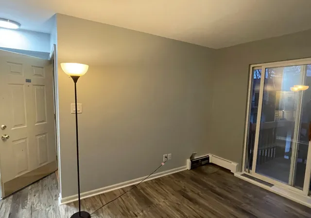 Listing Photo 4 - Condo for sale in building located at 2000 Light Dr, Oswego, IL 60543 - Unit #211