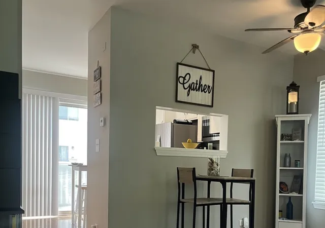 Photo 3 of Townhouse for sale at 886 Essex Cir, Grayslake, IL 60030 | MLS# 12775724 | Listing updated on 2026-10-03