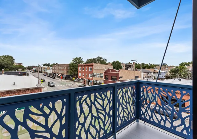 Photo 4 of Condo for sale at 839 Madison St #301, Oak Park, IL 60302 | MLS# 12775731 | Listing updated on 2026-10-08