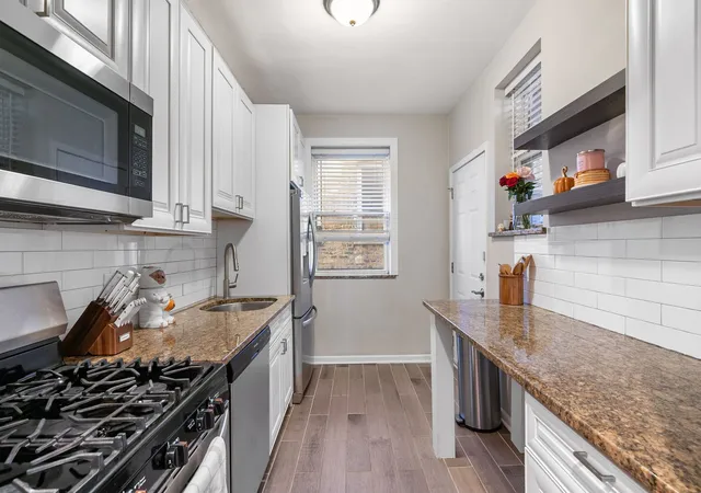 Listing Photo 5 - Condo for sale in building located at 4857 N Lawndale Ave, Chicago, IL 60625 - Unit #202