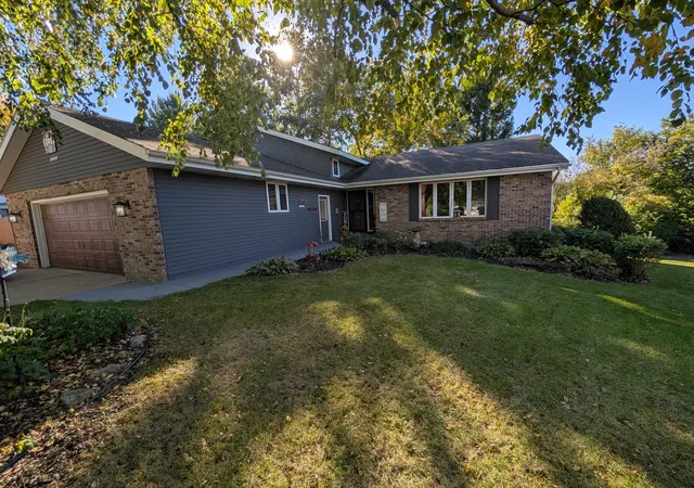 Photo 1 of Single family home for sale at 5404 Chapel Hl Ct, Rockford, IL 61114 | MLS# 12775785 | Listing updated on 2026-10-07