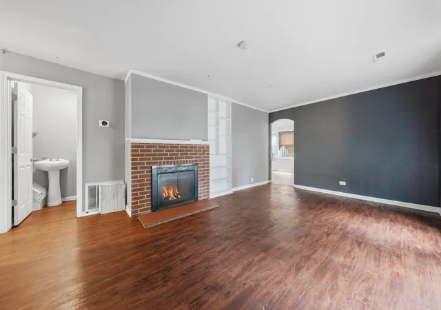 Photo 3 of Single family home for sale at 395 Oswego St, Park Forest, IL 60466 | MLS# 12775790 | Listing updated on 2026-10-02
