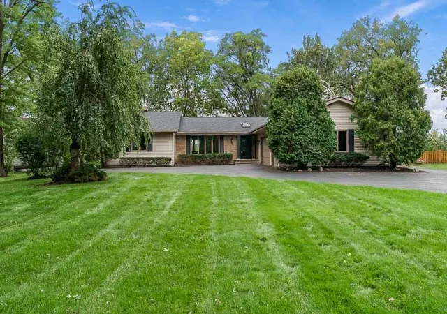 Photo 1 of Single family home for sale at 11528 Tanawingo Trl, Roscoe, IL 61073 | MLS# 12775801 | Listing updated on 2026-10-02