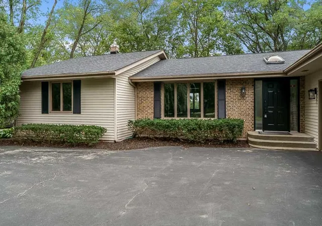 Photo 3 of Single family home for sale at 11528 Tanawingo Trl, Roscoe, IL 61073 | MLS# 12775801 | Listing updated on 2026-10-02