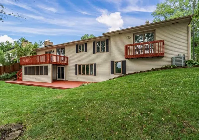 Photo 3 of Single family home for sale at 11528 Tanawingo Trl, Roscoe, IL 61073 | MLS# 12775801 | Listing updated on 2026-10-02